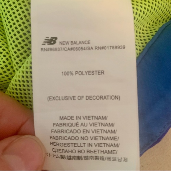 NEW BALANCE Running Jacket Lightweight Full Zip Hooded Active Windbreaker Size M - Picture 13 of 15